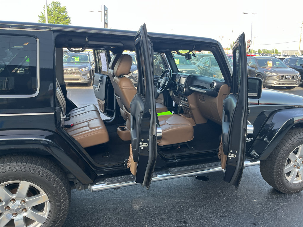 Used 2015 Jeep Wrangler Unlimited Sahara w/ Mopar Chrome Edition Group AWD/4WD image 29