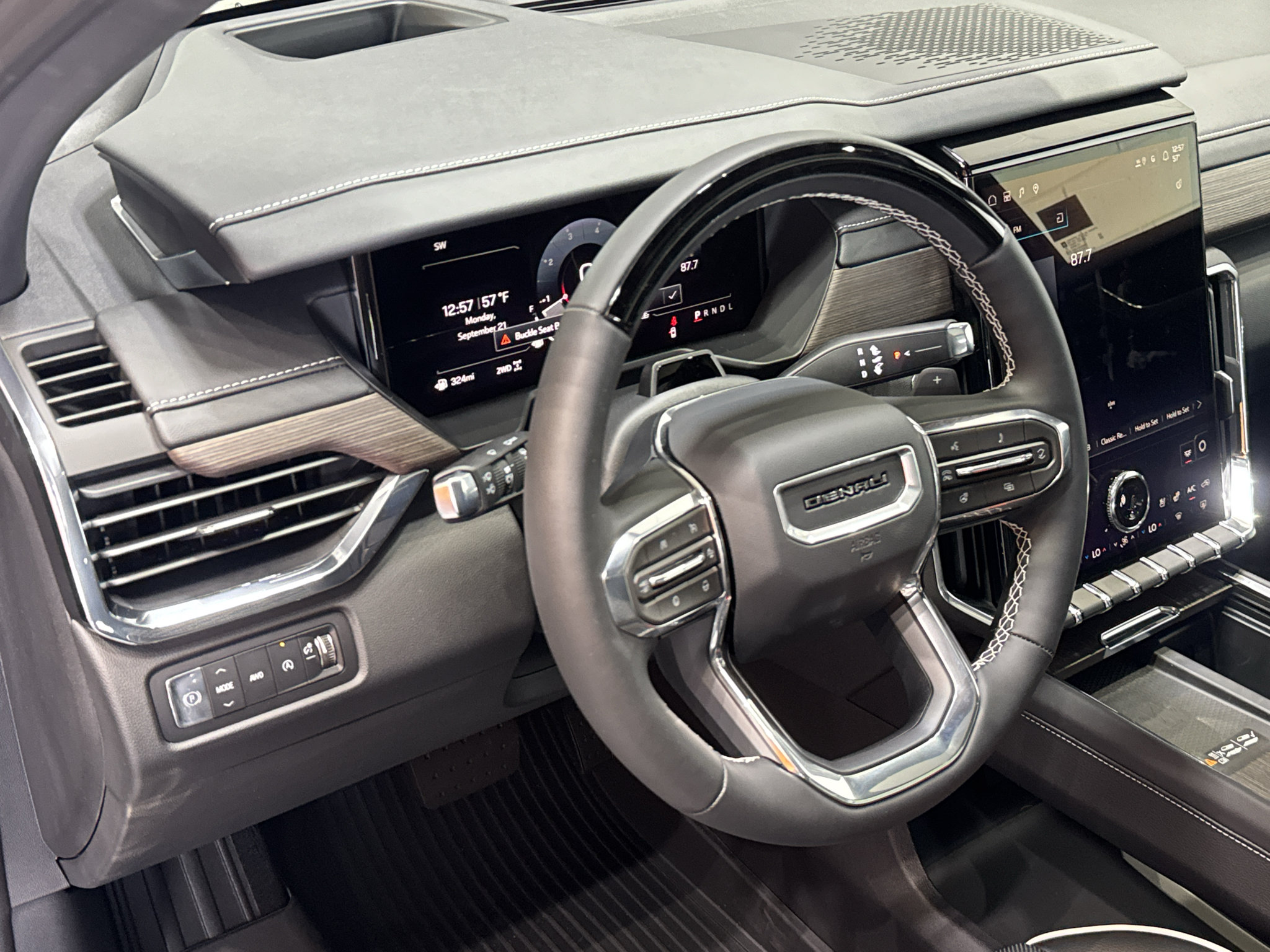 New 2026 GMC Acadia Denali w/ Super Cruise Package AWD/4WD image 19