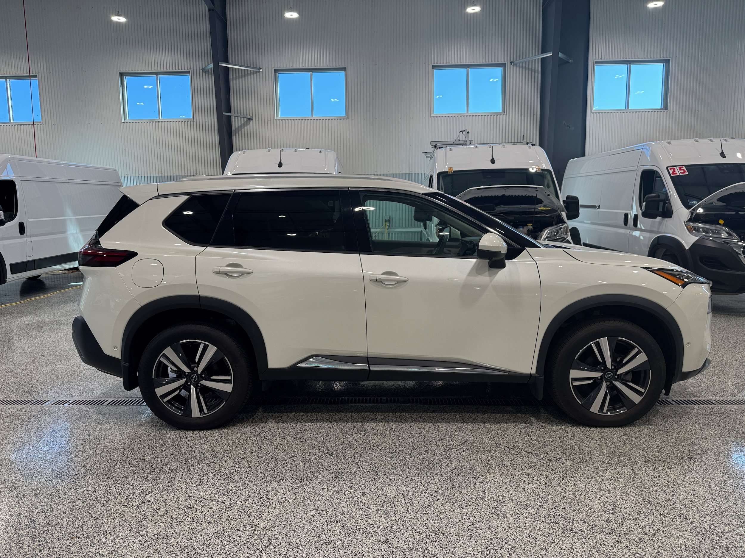 Used 2023 Nissan Rogue SL w/ SL Premium Package AWD/4WD image 4