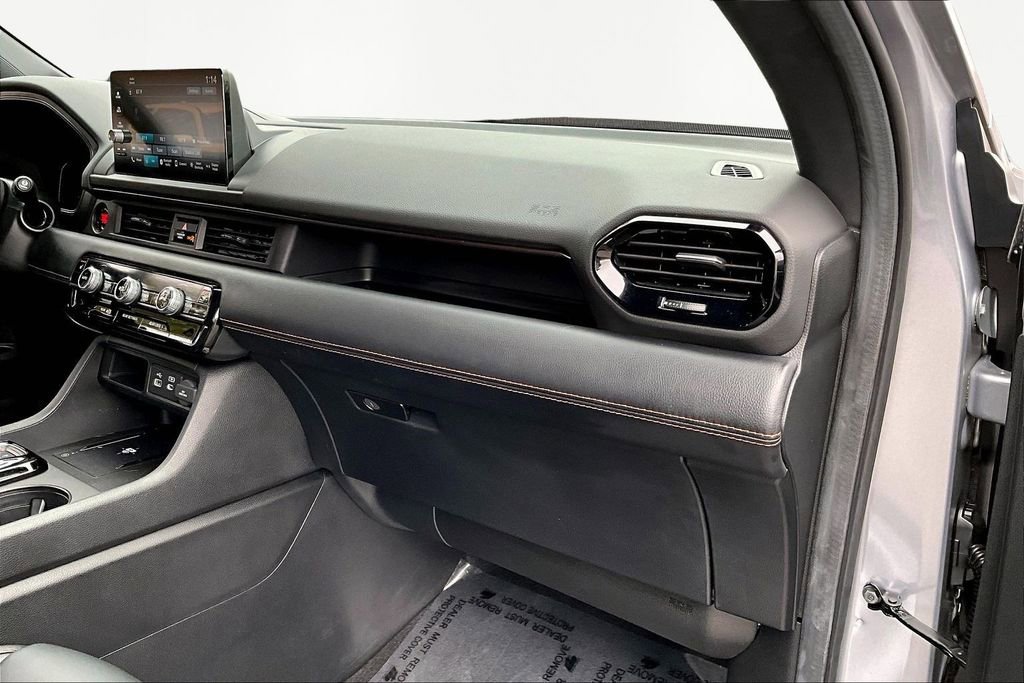 Used 2025 Honda Pilot TrailSport image 21