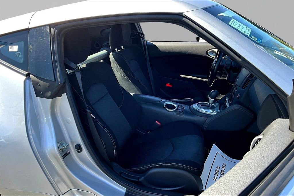 Used 2014 Nissan 370Z Coupe image 22