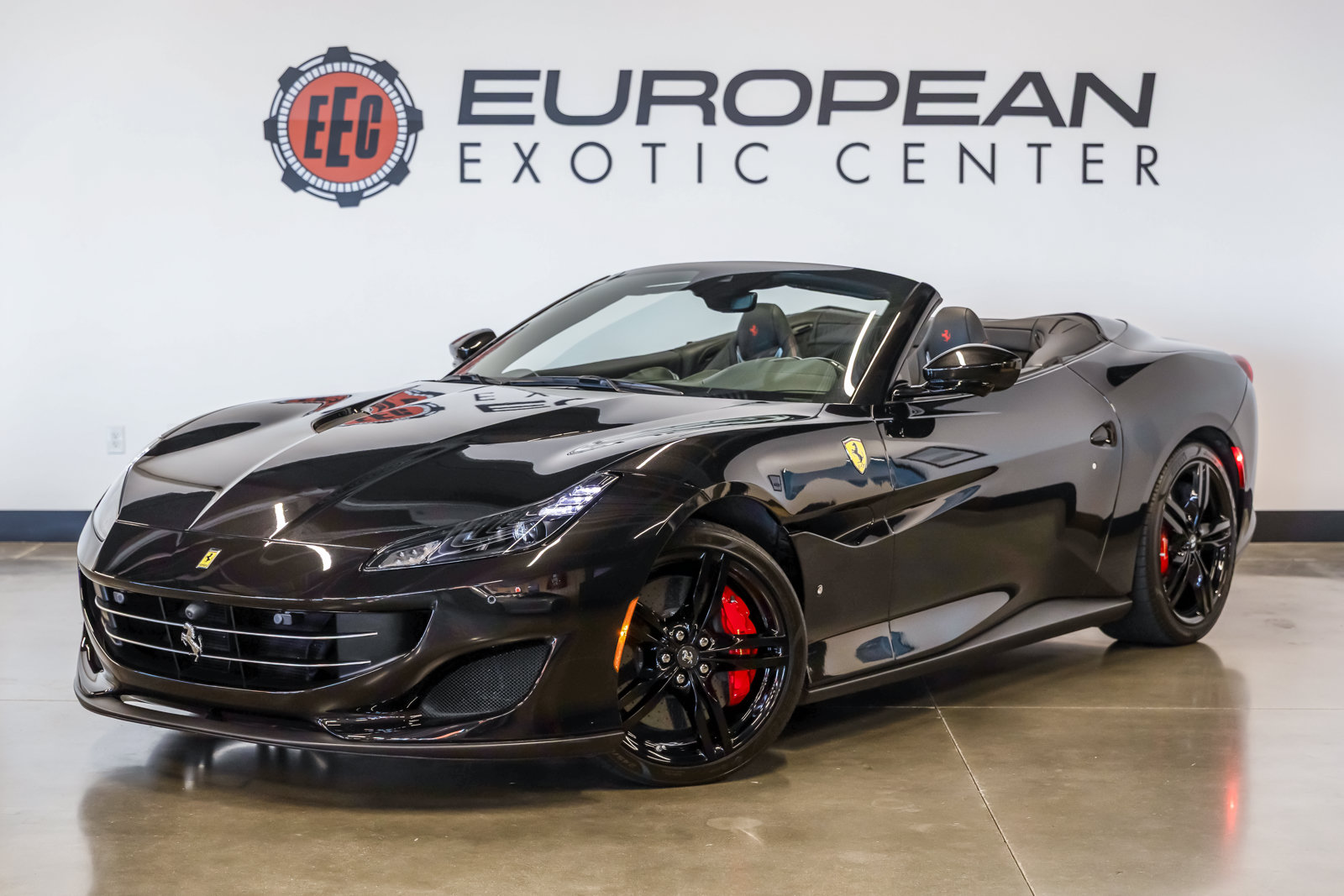 Used 2020 Ferrari Portofino RWD image 5