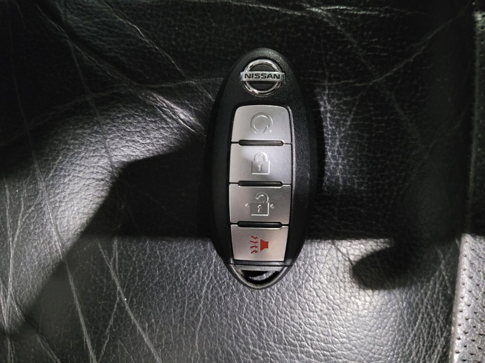 Used 2018 Nissan Titan SL image 32