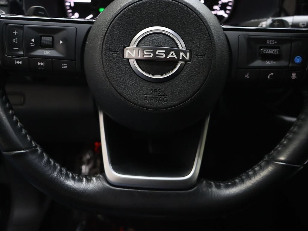Used 2022 Nissan Pathfinder SV AWD/4WD image 19