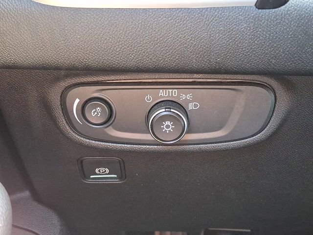 Used 2020 GMC Terrain SLE w/ Driver Convenience Package image 25