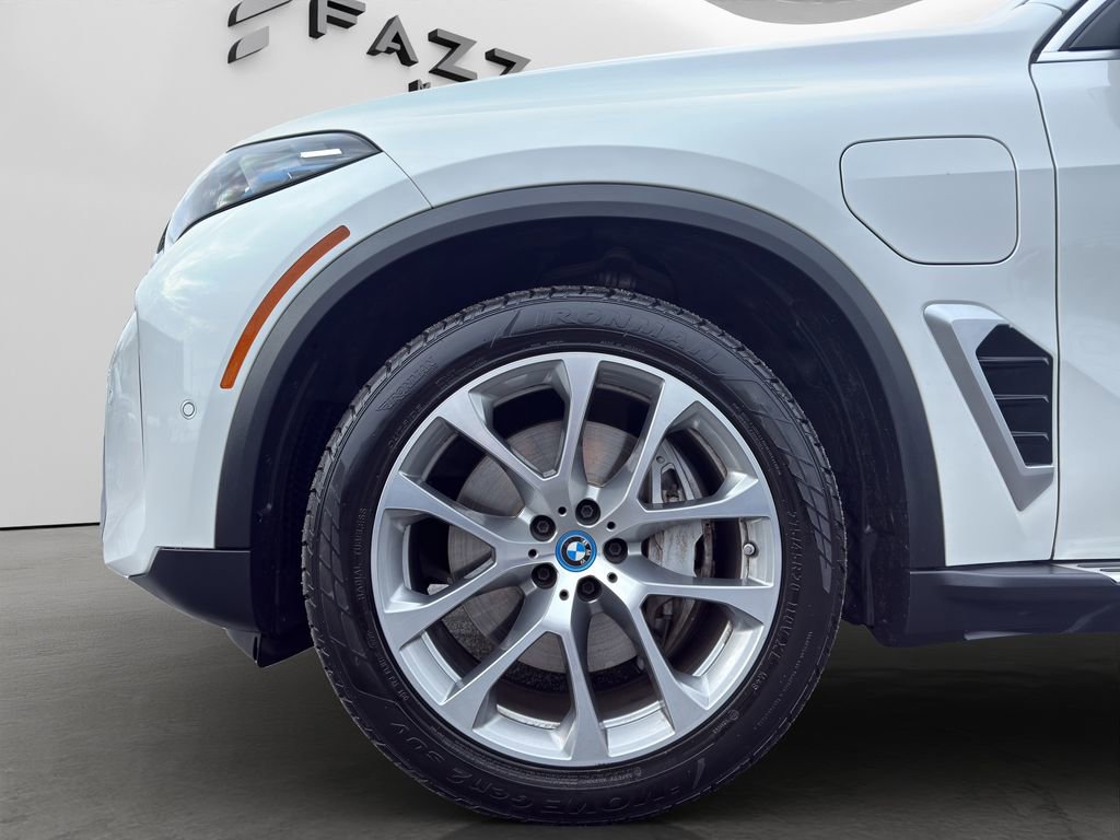 Used 2025 BMW X5 xDrive50e image 25