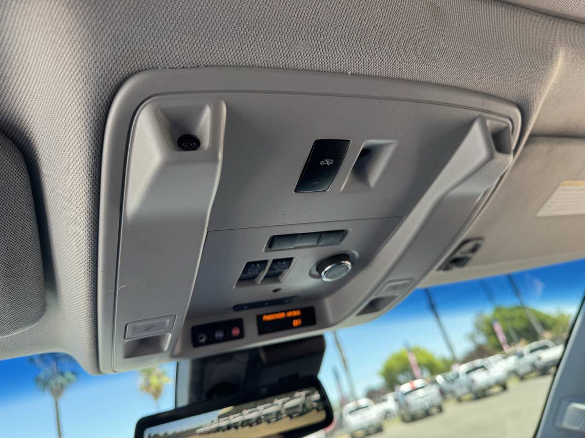 Used 2018 Cadillac Escalade ESV Premium Luxury AWD/4WD image 40