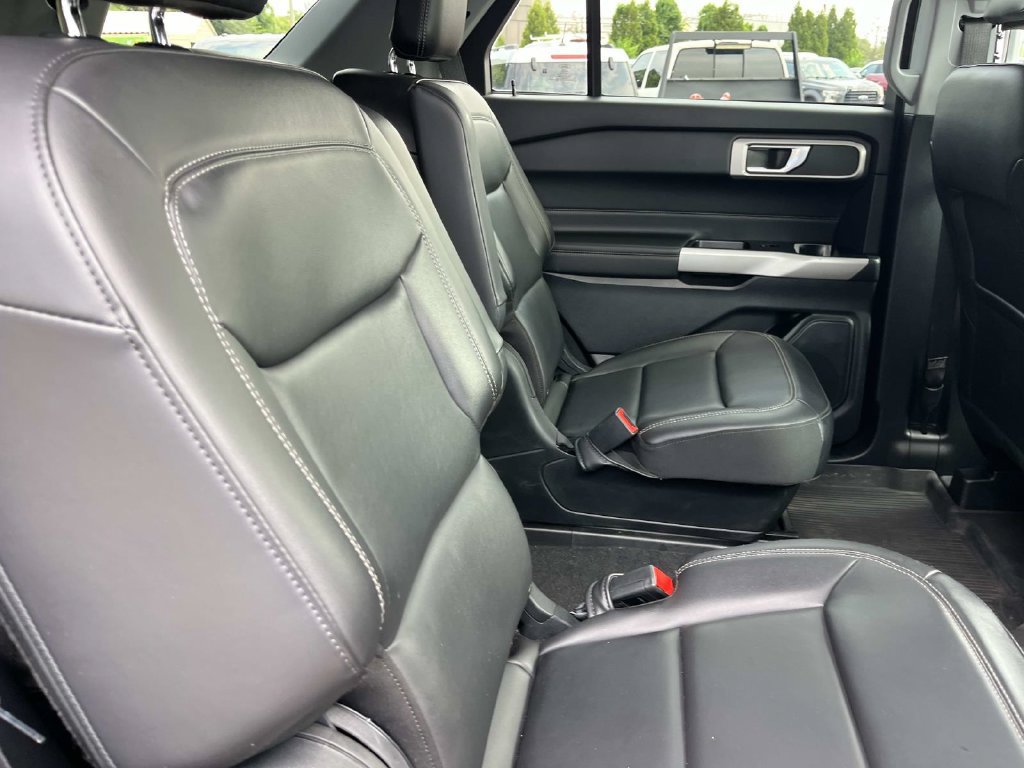 Certified 2024 Ford Explorer XLT w/ Equipment Group 202A AWD/4WD image 28