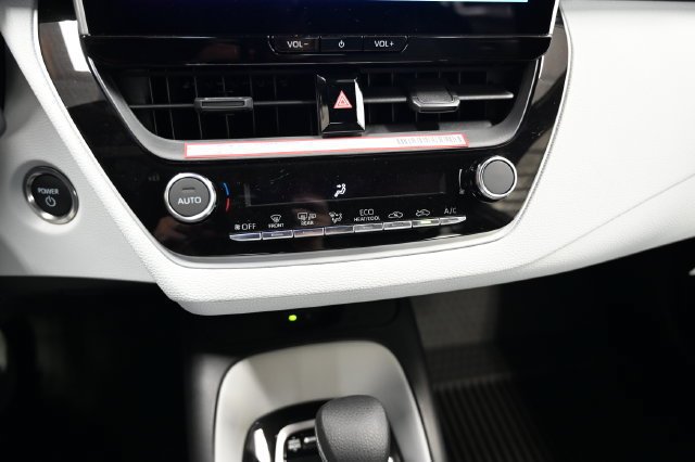 New 2026 Toyota Corolla SE w/ SE Premium Package FWD image 17