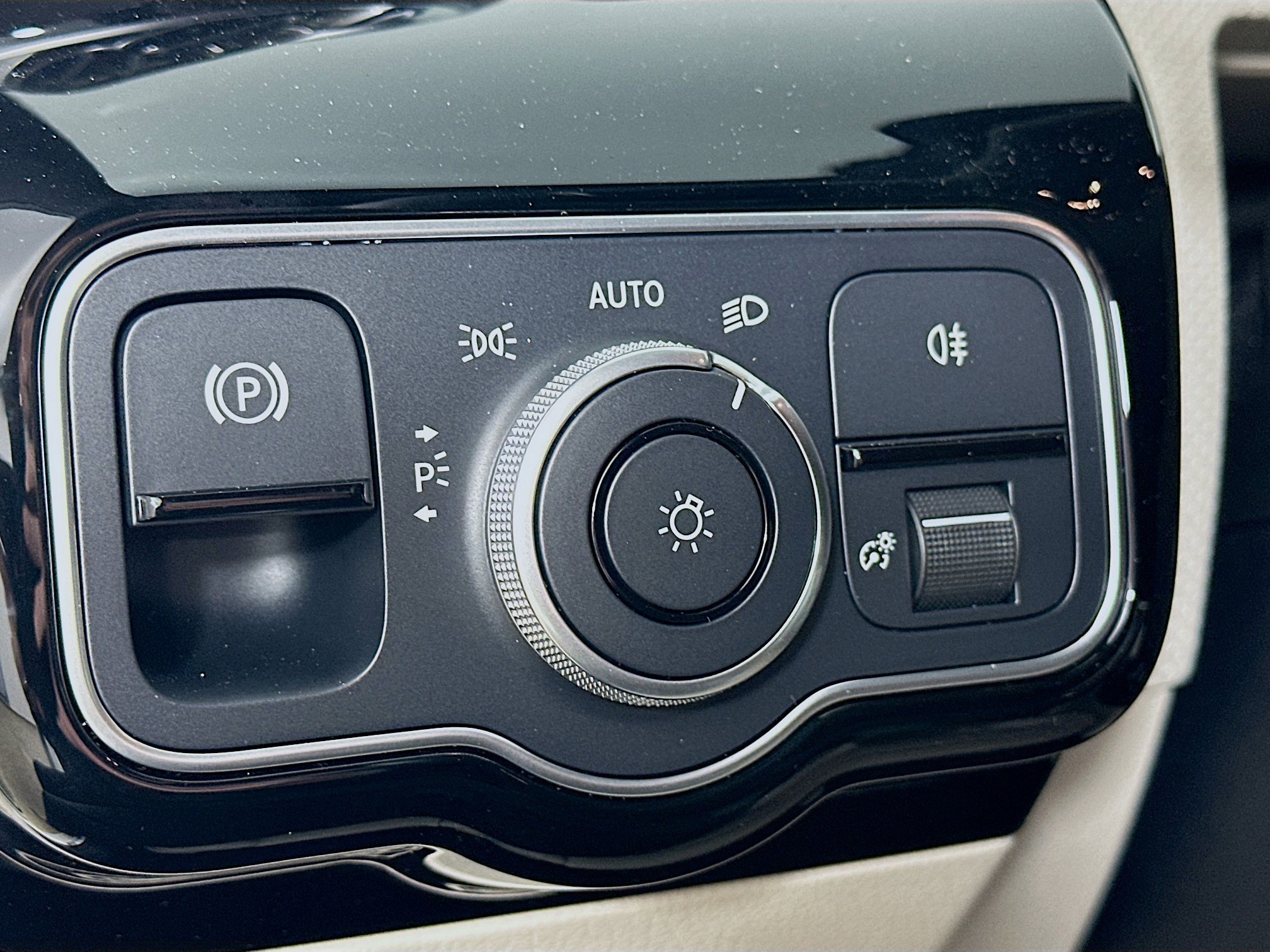 Certified 2025 Mercedes-Benz CLA 250 4MATIC image 10