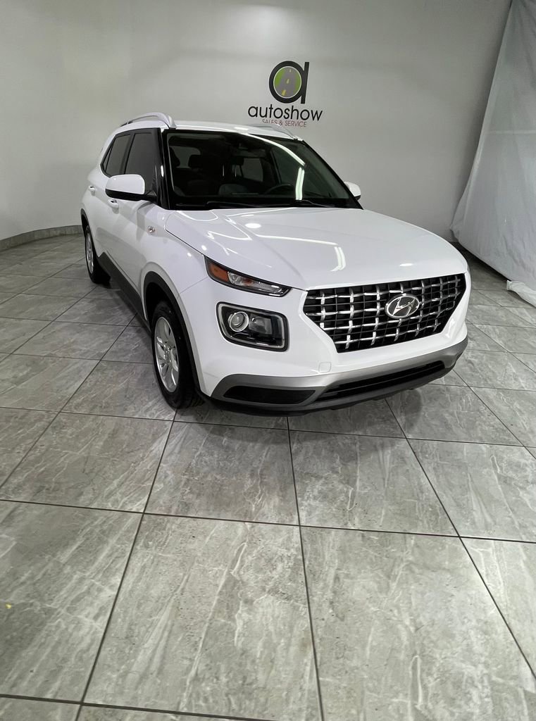 Used 2020 Hyundai Venue SEL image 3