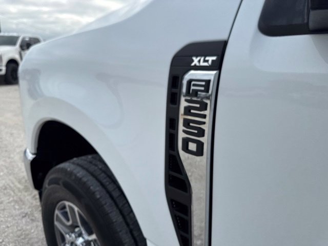 Used 2025 Ford F250 XLT w/ FX4 Off-Road Package AWD/4WD image 8