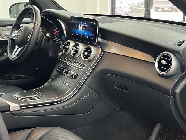 Used 2021 Mercedes-Benz GLC 300 4MATIC image 32