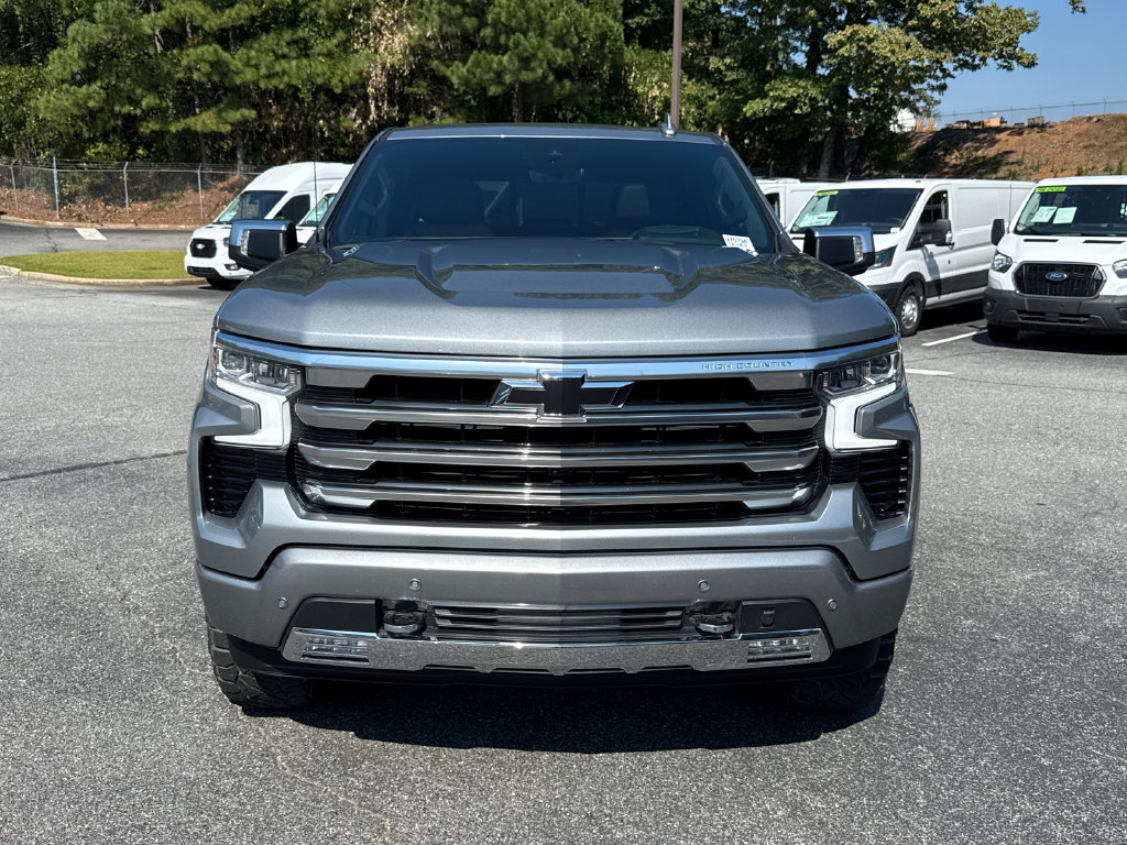 Used 2024 Chevrolet Silverado 1500 High Country w/ Technology Package AWD/4WD image 2