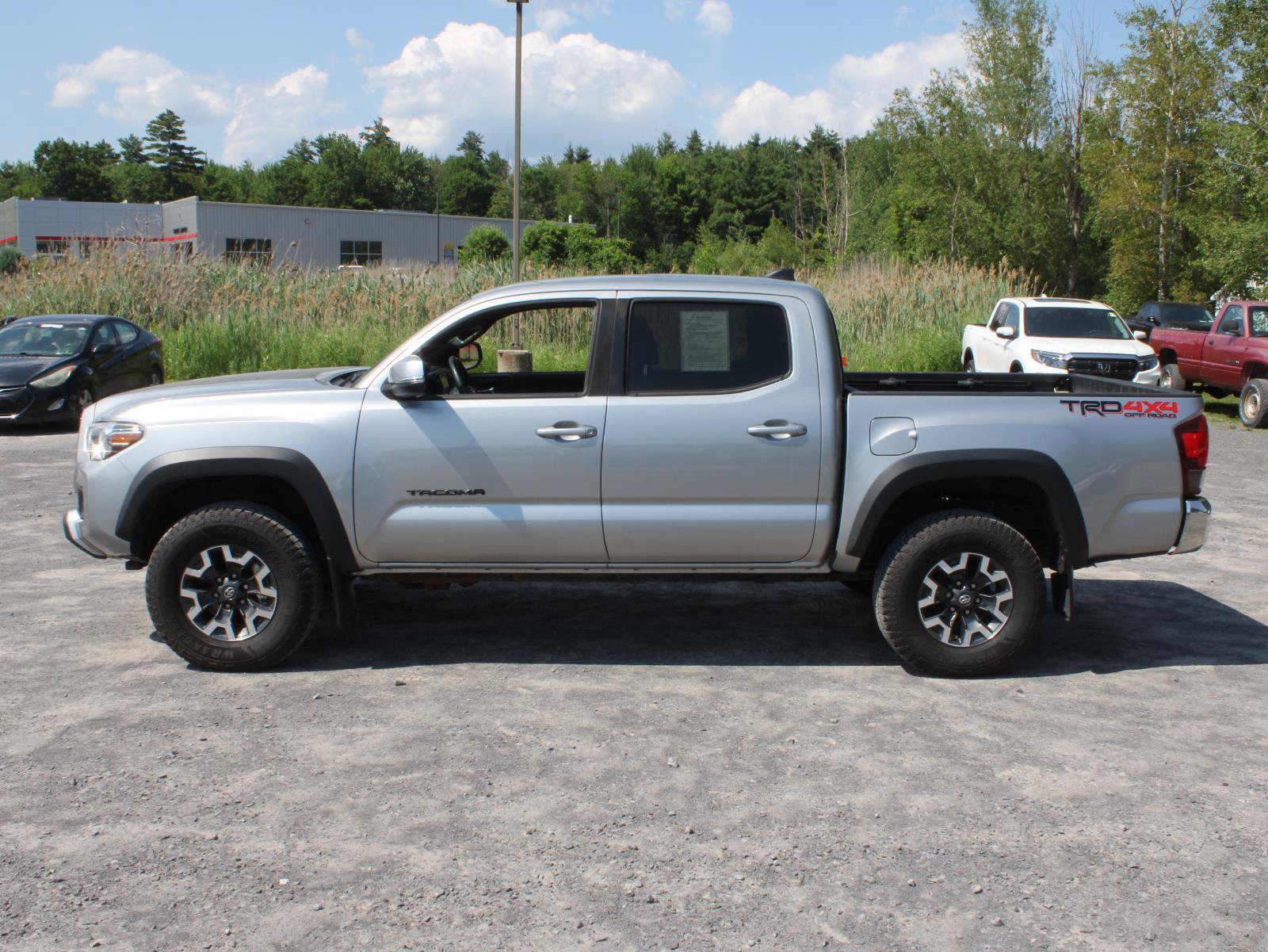 Used 2019 Toyota Tacoma TRD Off-Road AWD/4WD image 5