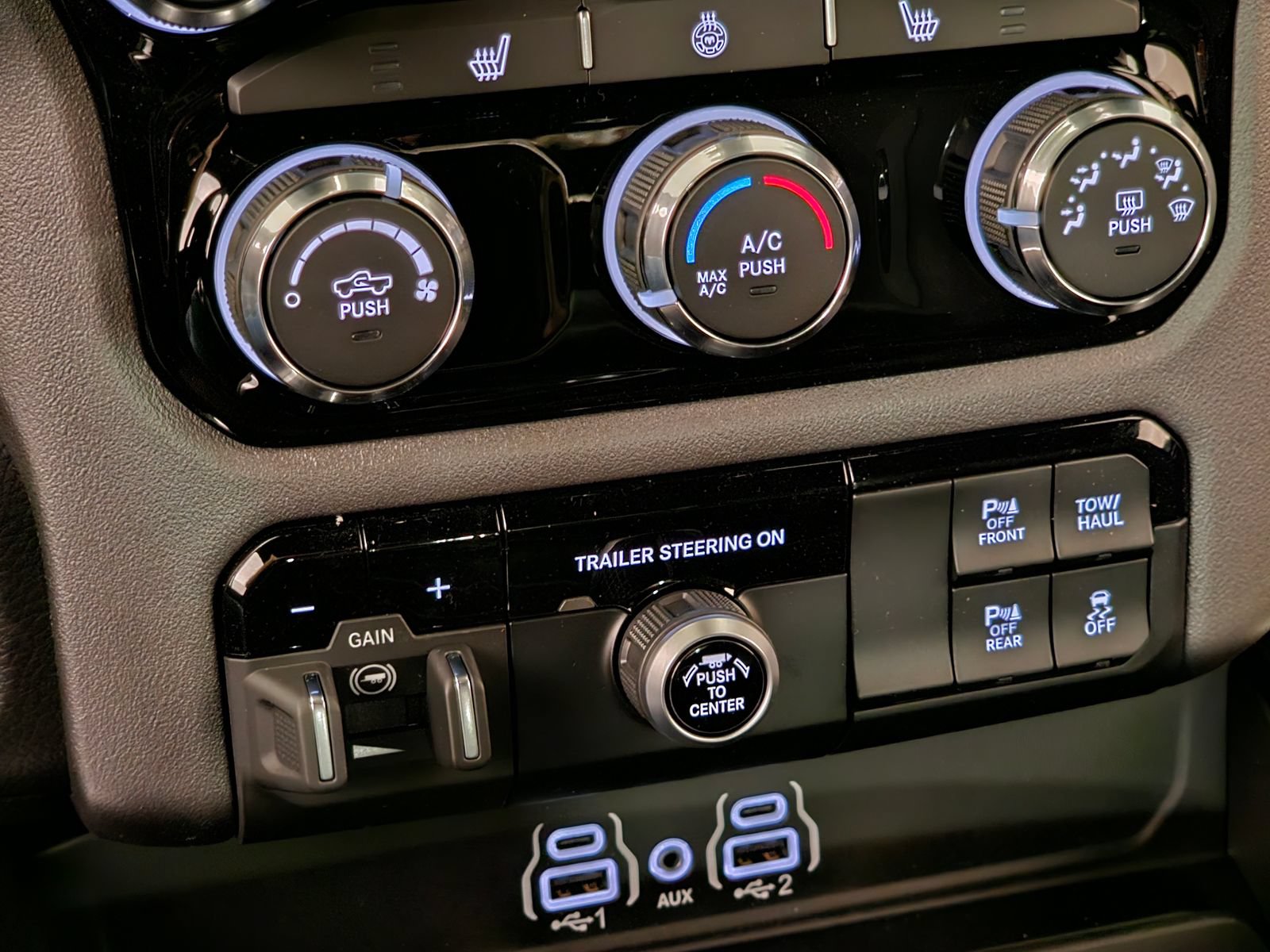 New 2026 RAM 1500 Big Horn w/ Night Edition AWD/4WD image 10