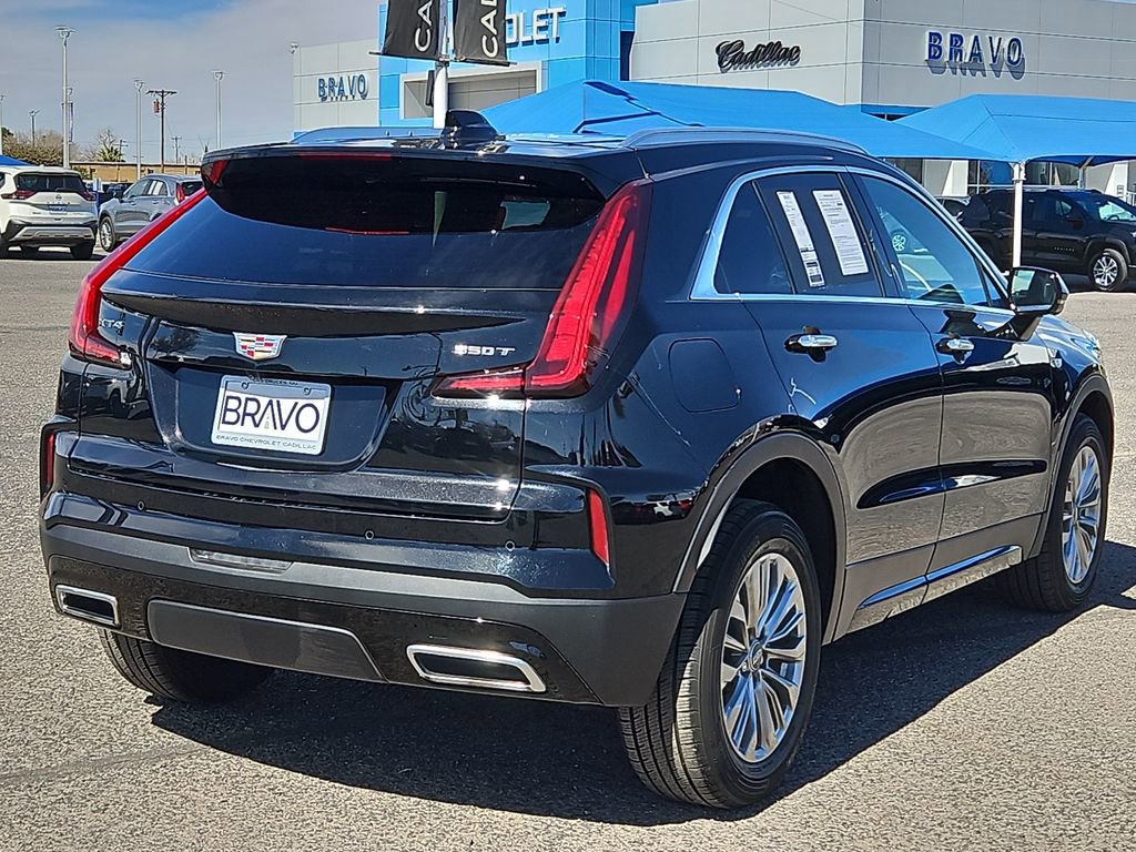 Used 2025 Cadillac XT4 Premium Luxury image 4