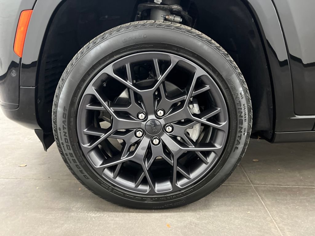 Used 2025 Jeep Grand Cherokee L Summit image 29