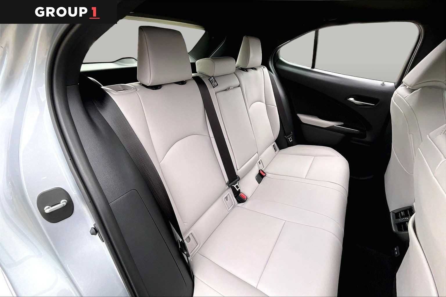 Certified 2025 Lexus UX 300h FWD w/ Accessory Package (Z1) image 17