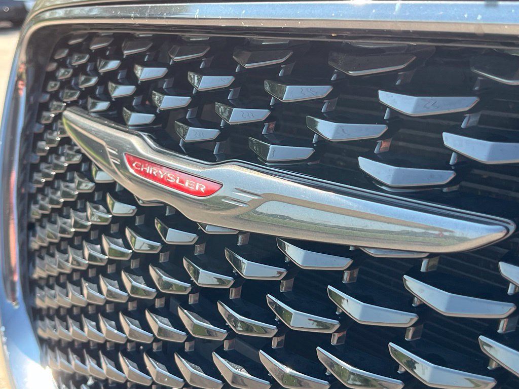 Used 2021 Chrysler 300 S RWD image 4