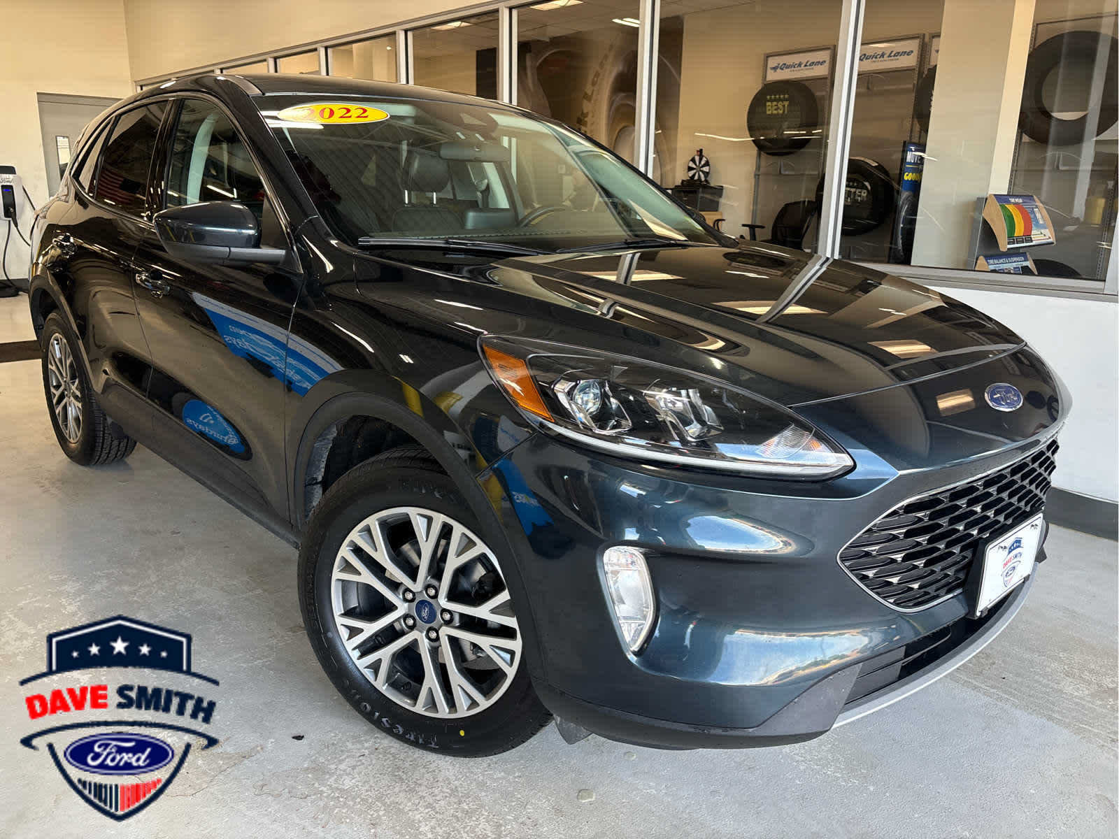 Certified 2022 Ford Escape SEL w/ Technology Package AWD/4WD image 1