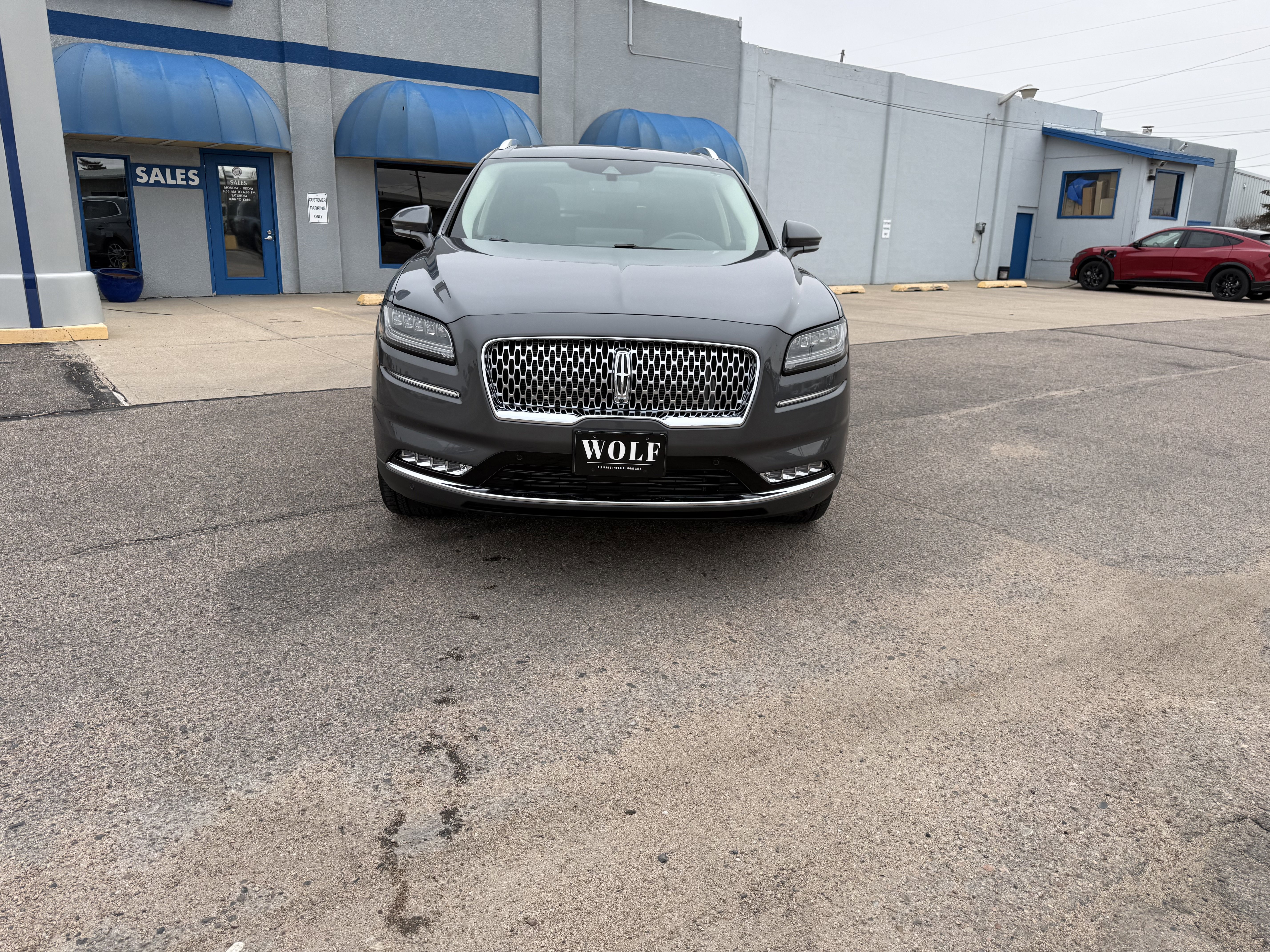 Used 2022 Lincoln Nautilus Reserve w/ Equipment Group 202A image 3