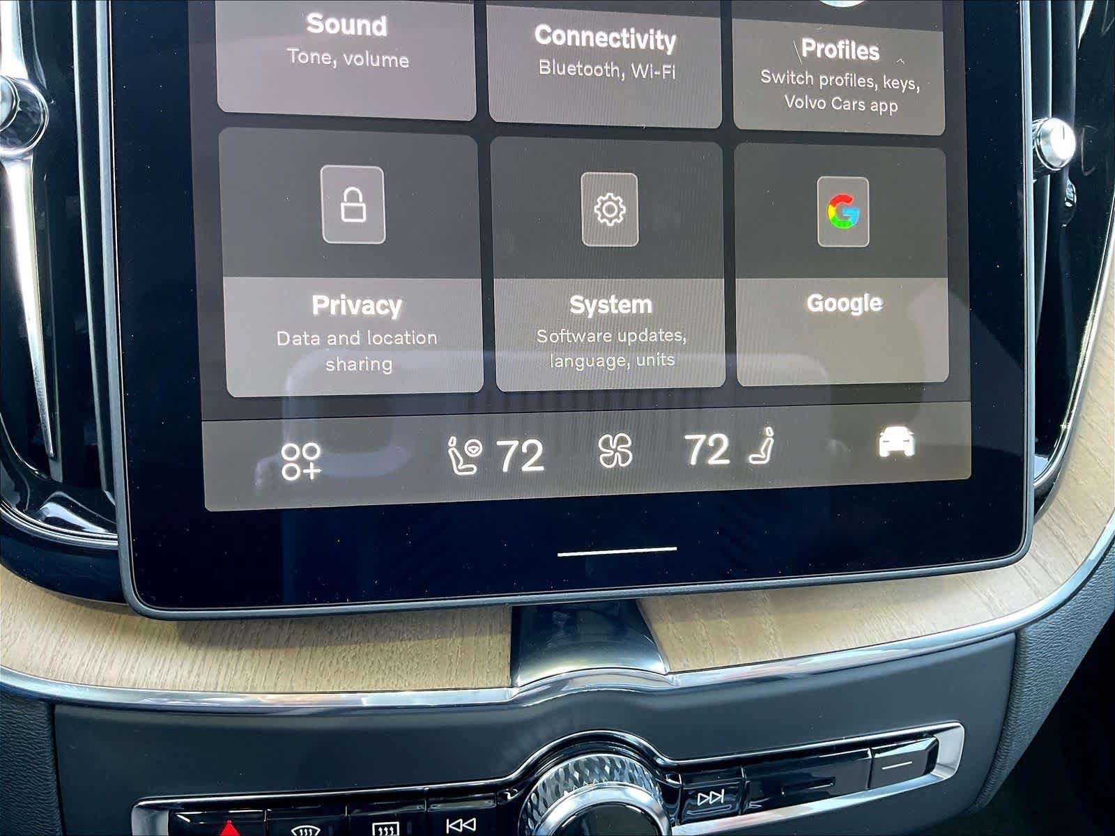 New 2027 Volvo XC60 T8 Plus AWD/4WD image 22