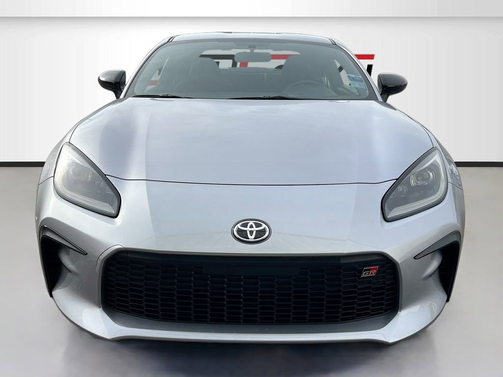 Used 2023 Toyota GR86 image 2