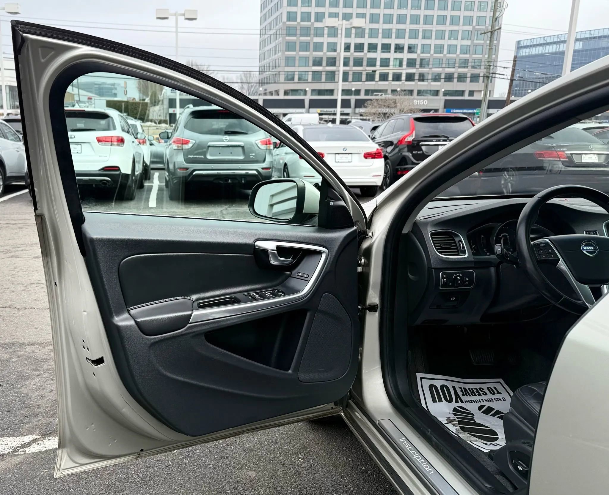 Used 2017 Volvo S60 T5 Inscription w/ Climate Package image 9