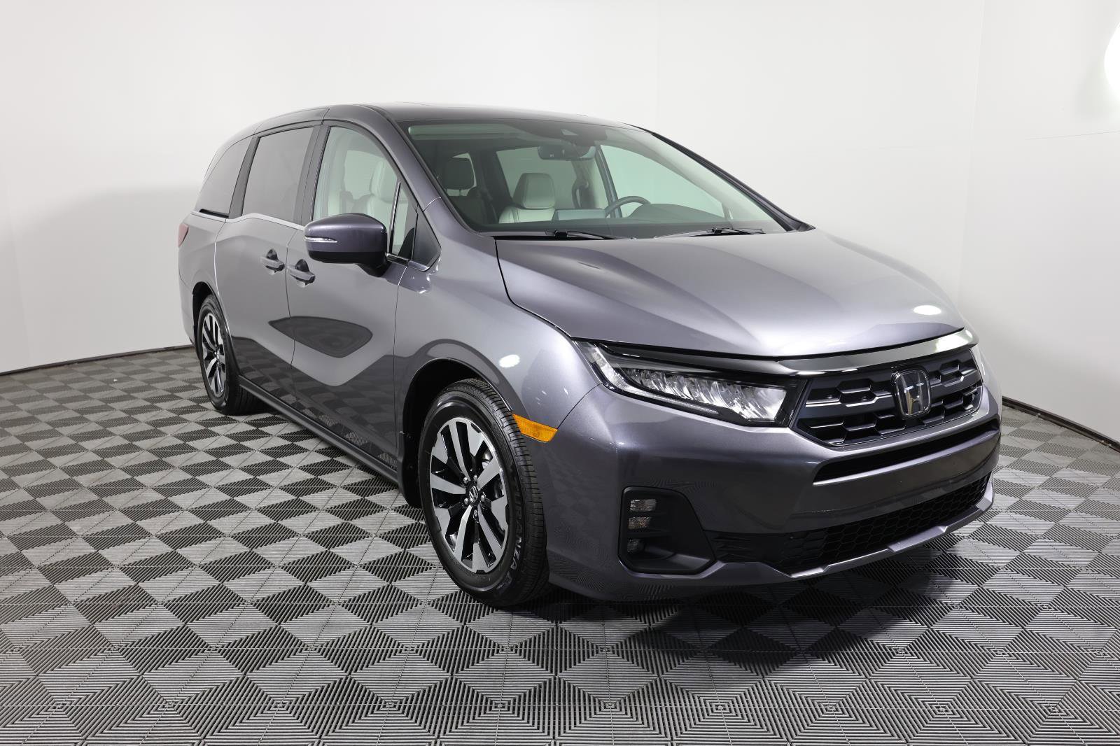 Used 2026 Honda Odyssey EX-L image 3