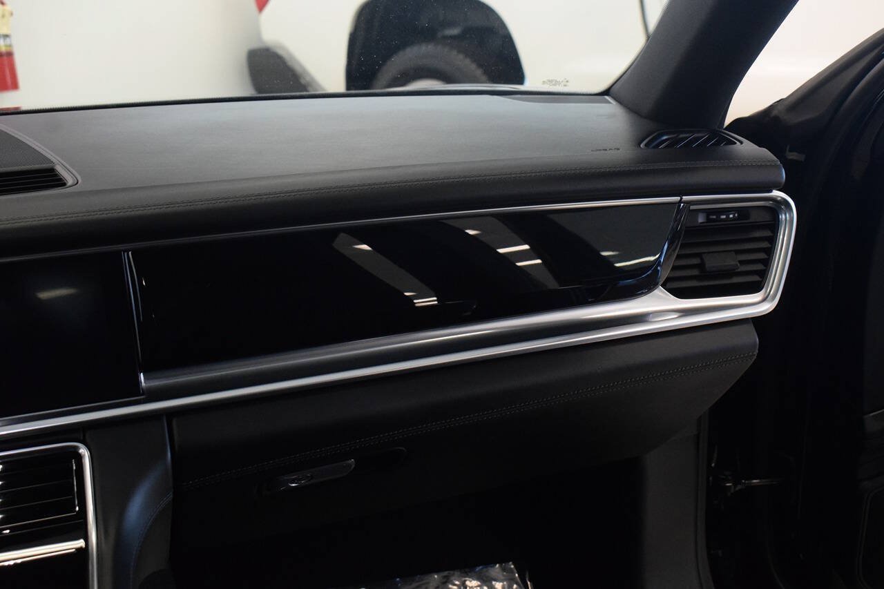 Used 2018 Porsche Panamera 4 AWD/4WD image 56