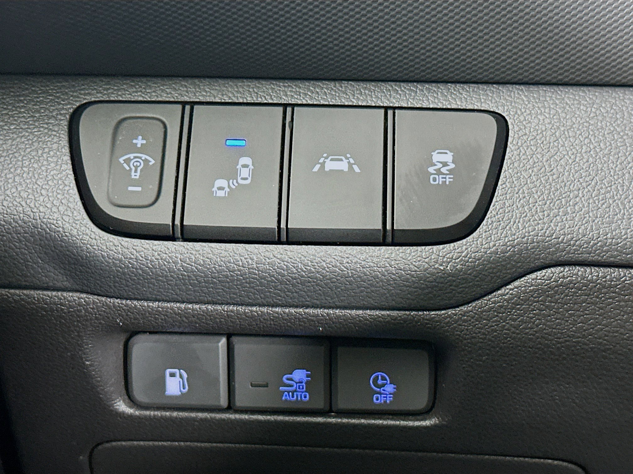 Used 2021 Hyundai Ioniq SEL FWD image 16