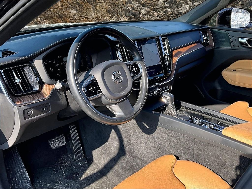 Used 2019 Volvo XC60 T5 Inscription w/ Protection Package image 12