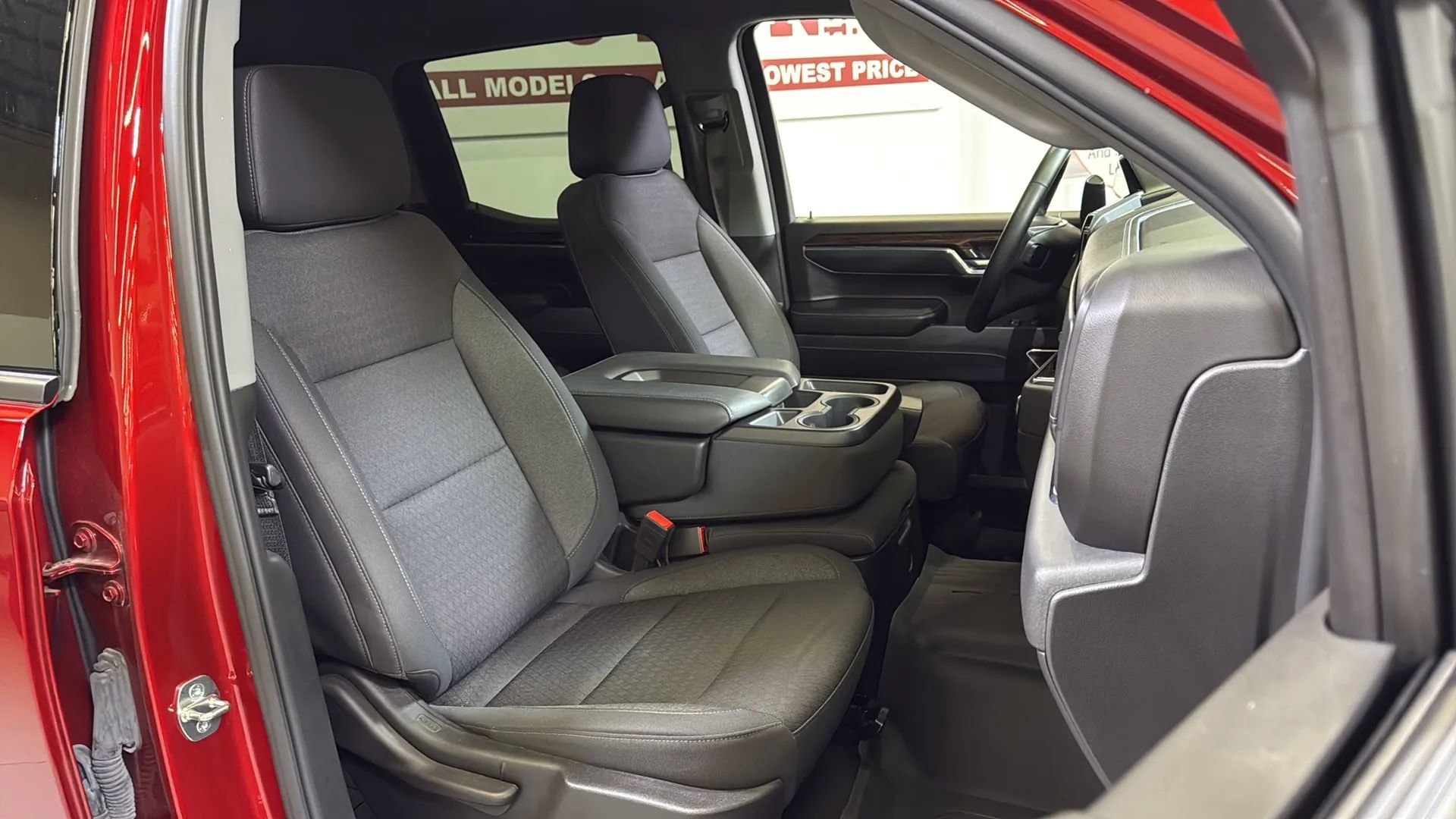 Used 2024 GMC Sierra 1500 Elevation w/ LPO, Elevation Black Package image 18