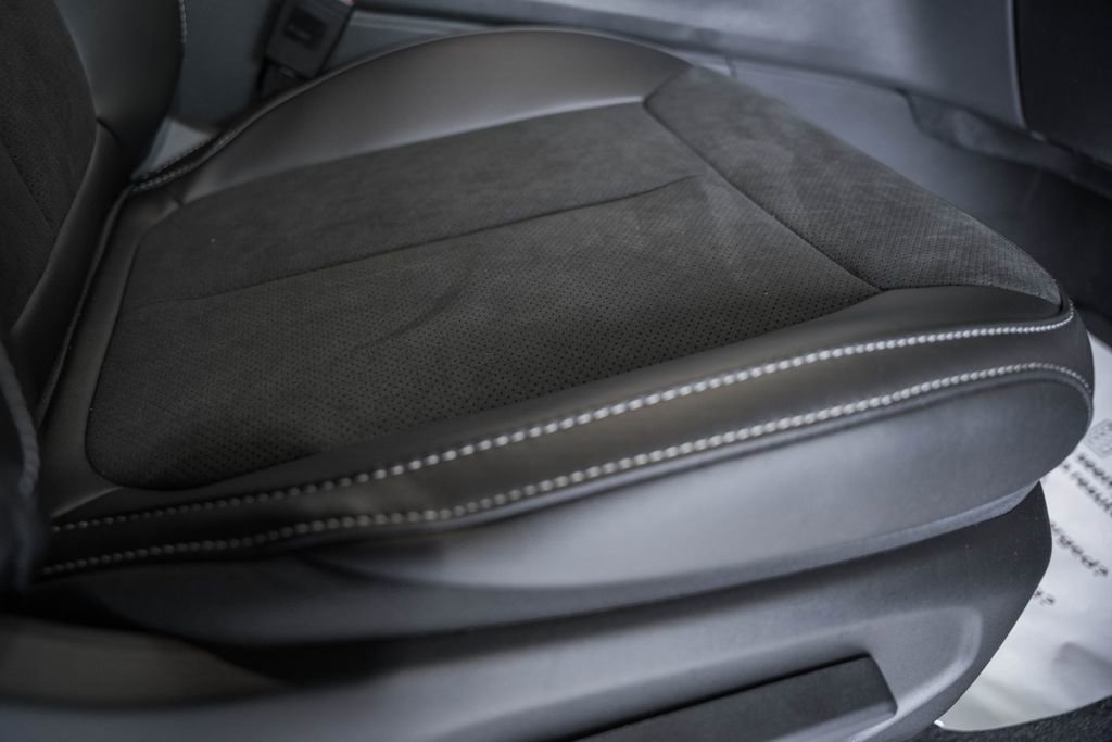 New 2025 Jeep Grand Cherokee 4WD image 32