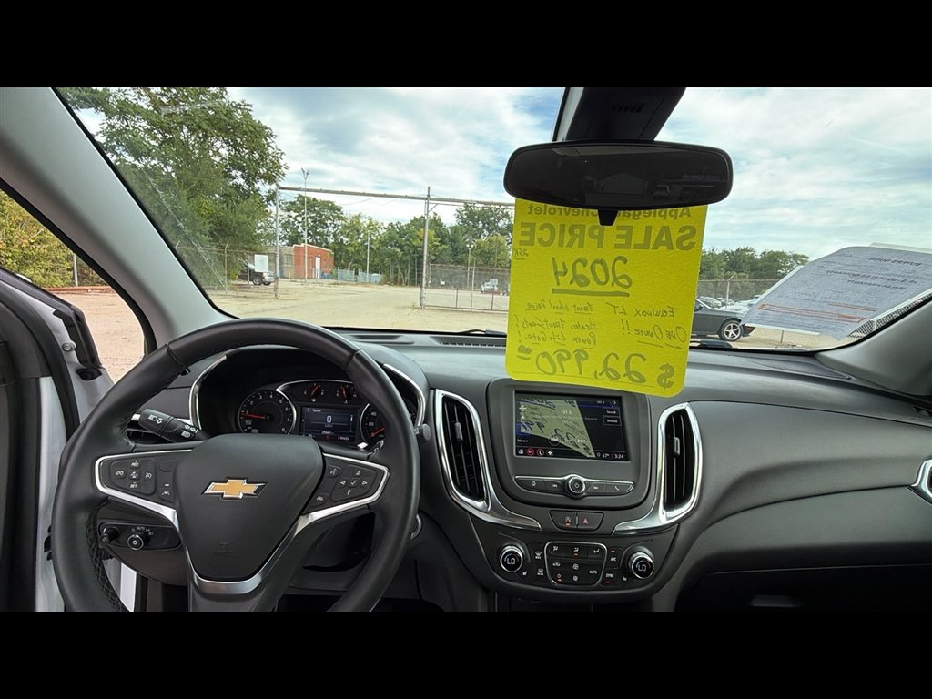 Used 2024 Chevrolet Equinox LT w/ LPO, Floor Liner Package FWD image 10