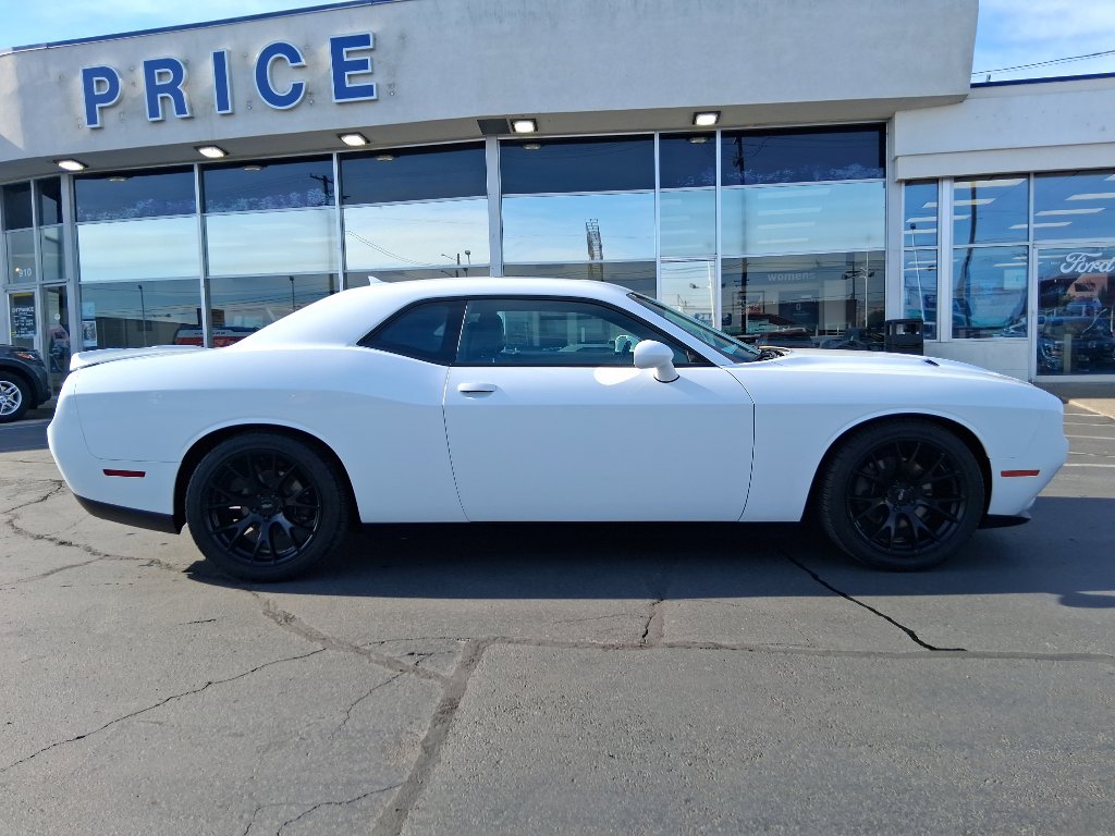 Used 2016 Dodge Challenger R/T Plus image 2