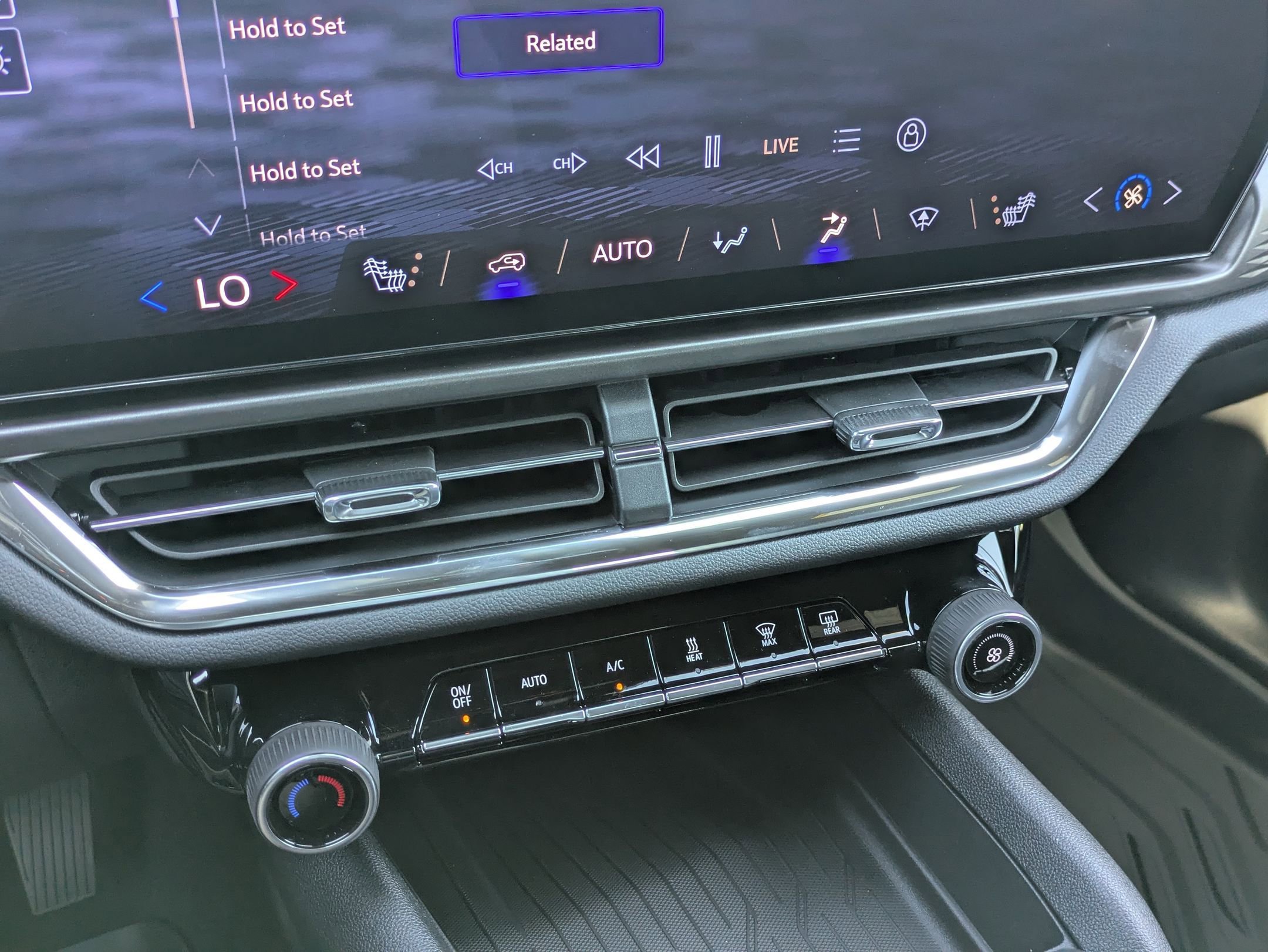 Used 2026 Chevrolet Equinox EV LT image 18