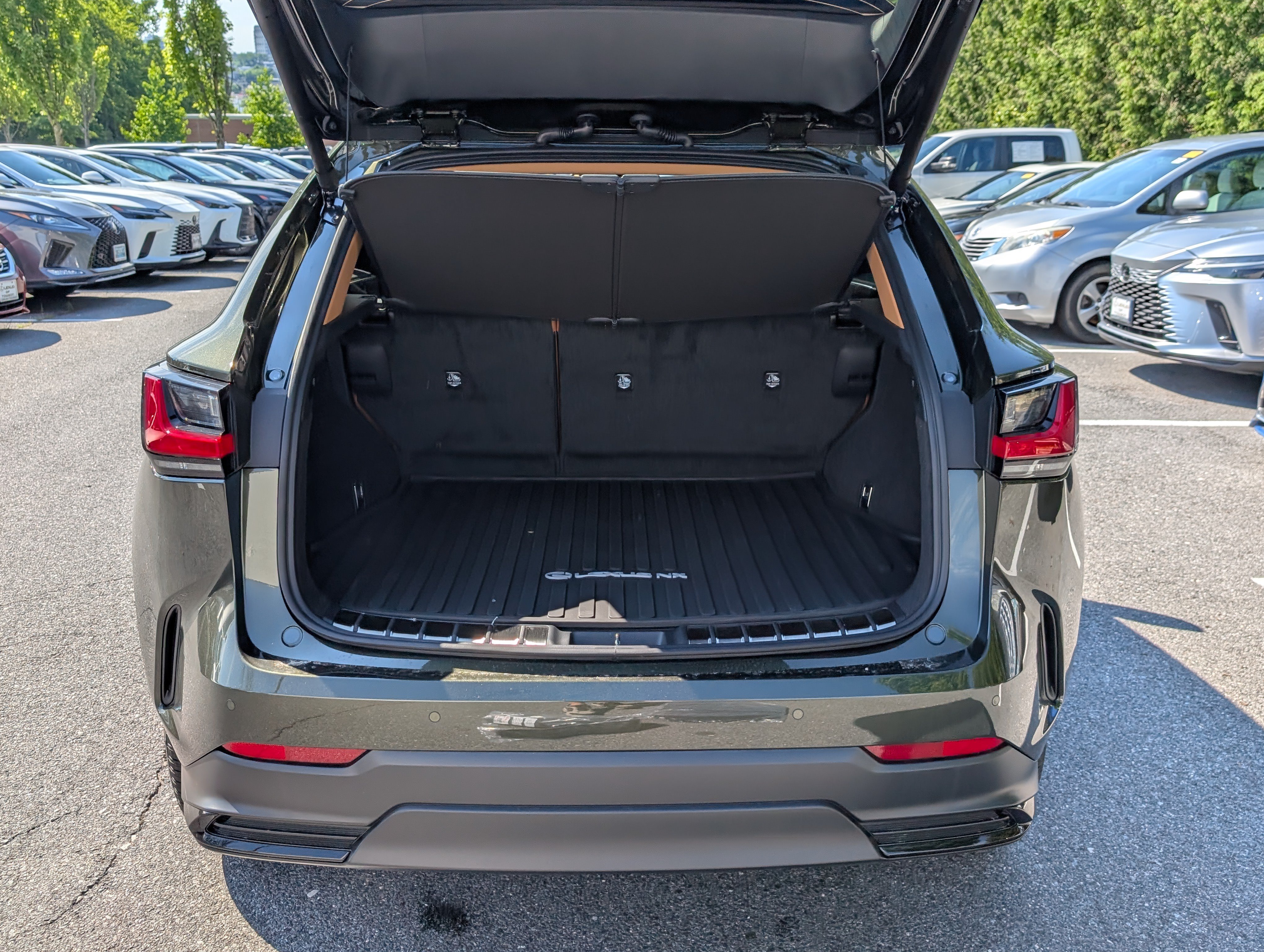 New 2026 Lexus NX 350 AWD image 9