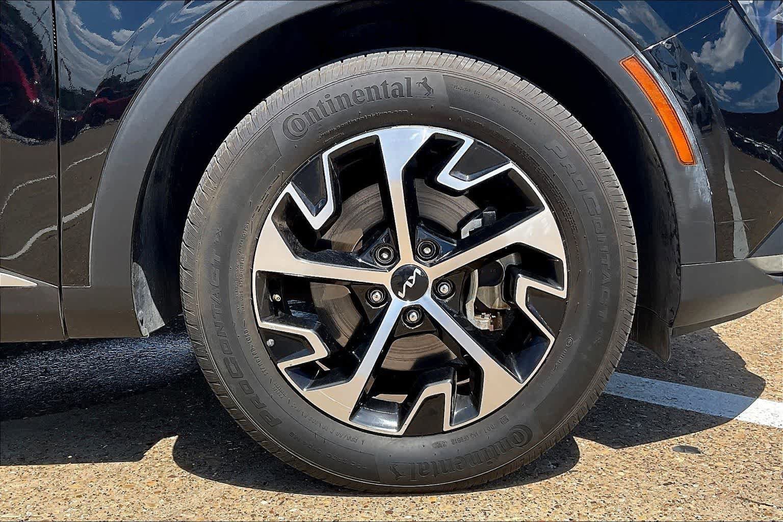 Used 2023 Kia Sportage EX FWD image 8