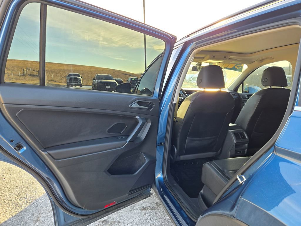 Used 2019 Volkswagen Tiguan SE image 23