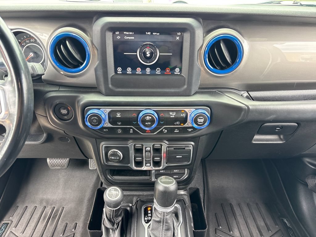 Used 2020 Jeep Gladiator Overland w/ Safety Group AWD/4WD image 23