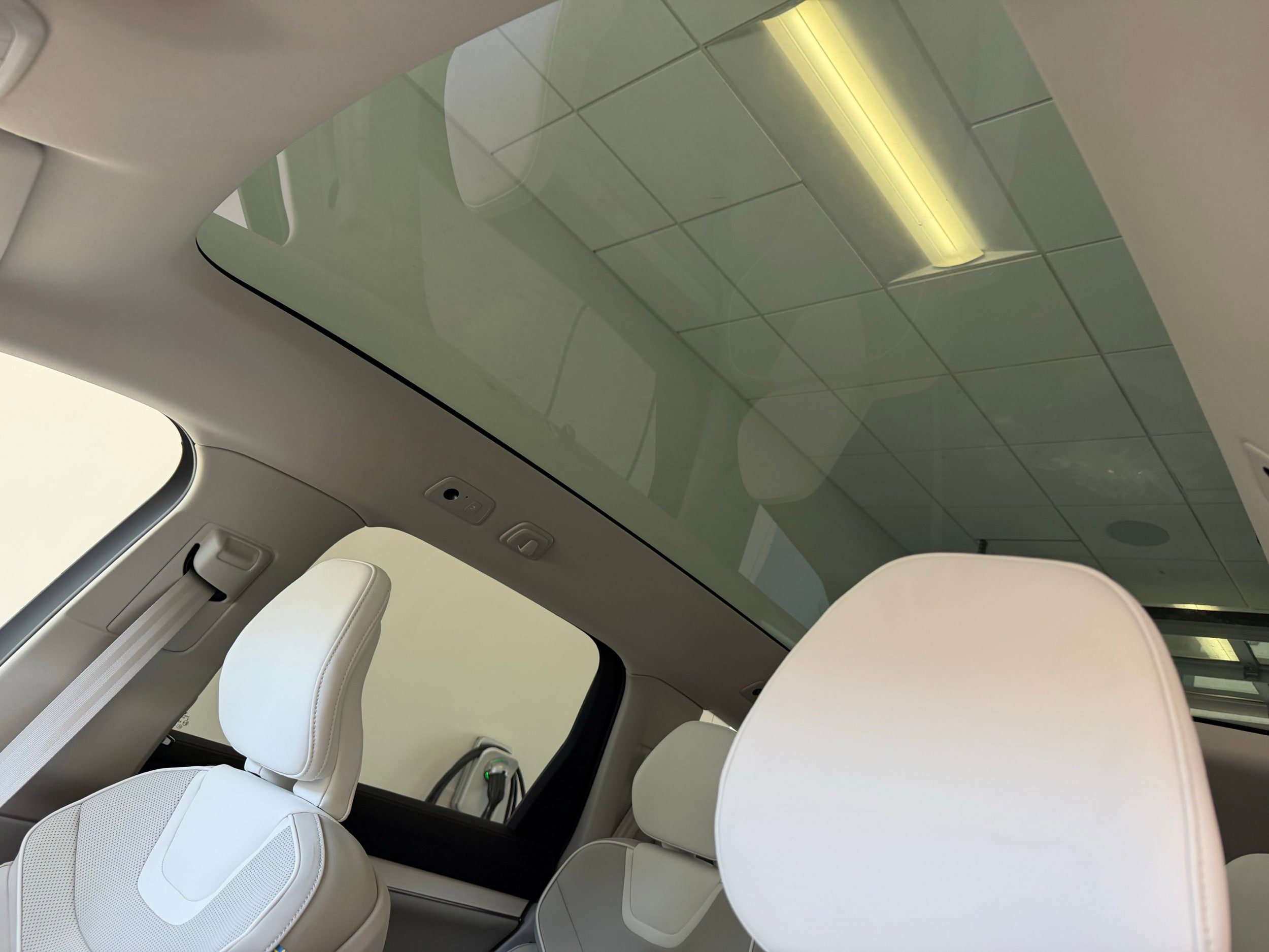 New 2026 Volvo EX90 Plus AWD/4WD image 10