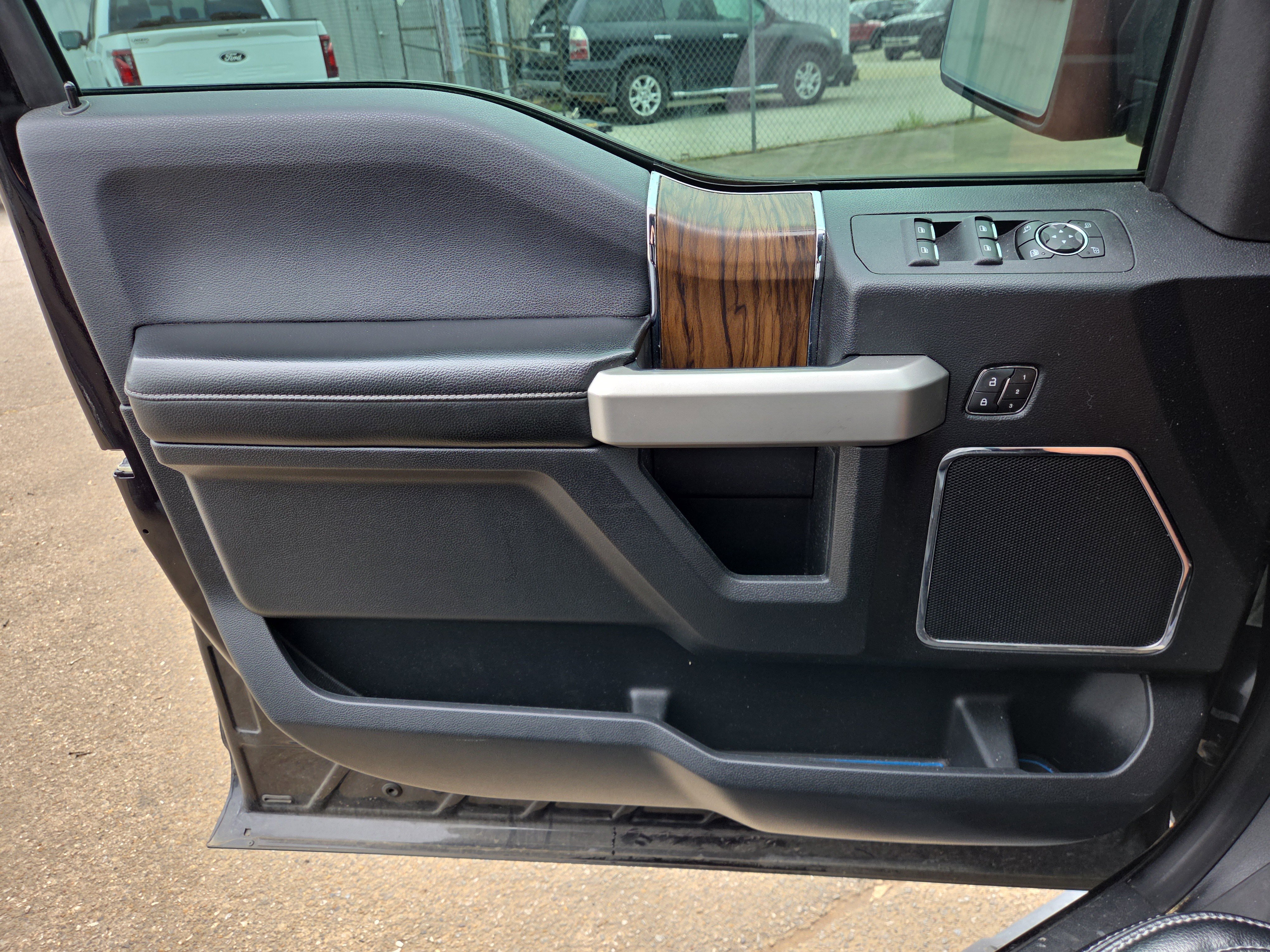 Used 2019 Ford F150 Lariat image 18