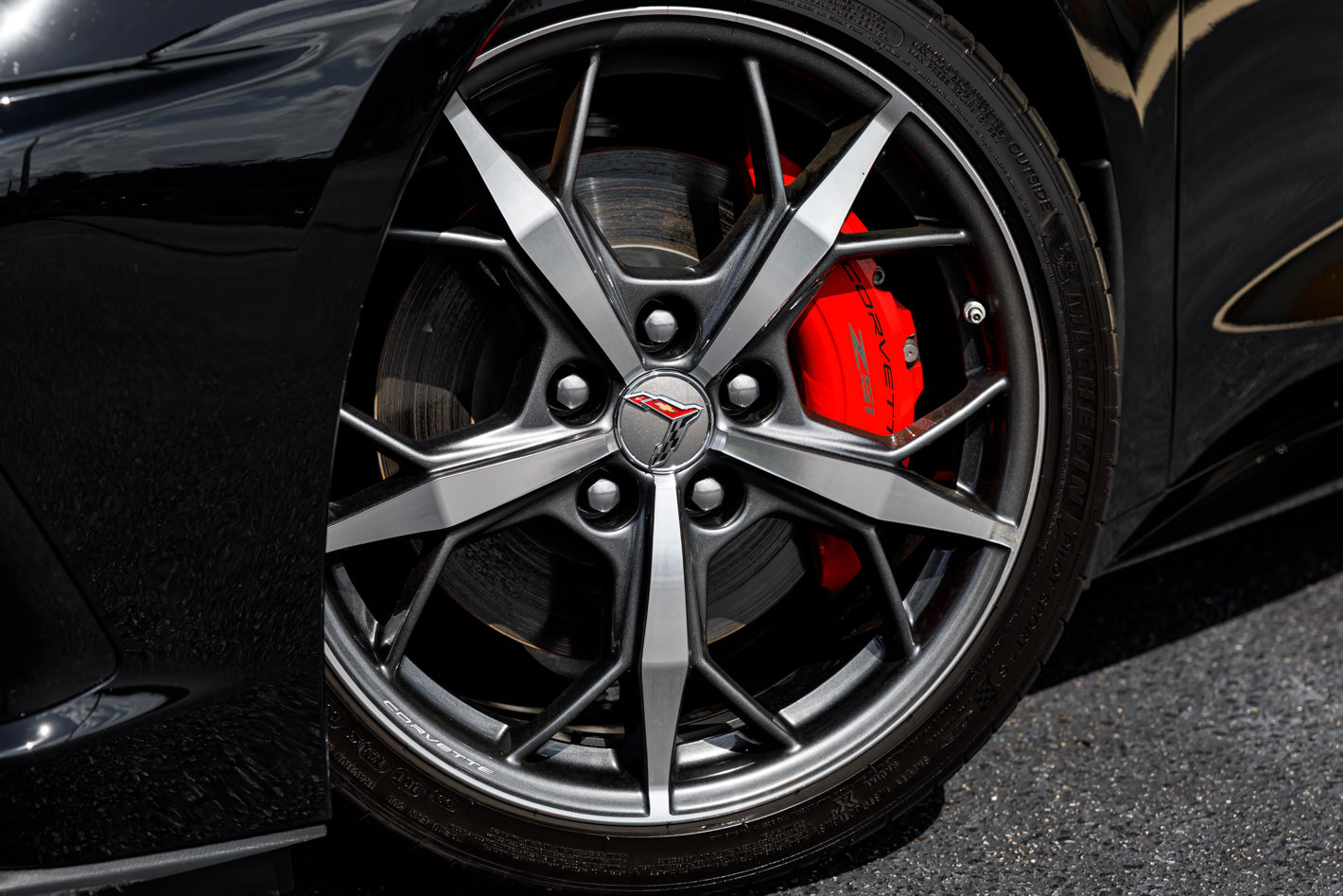 Used 2022 Chevrolet Corvette Stingray Premium Conv w/ Z51 Performance Package RWD image 2