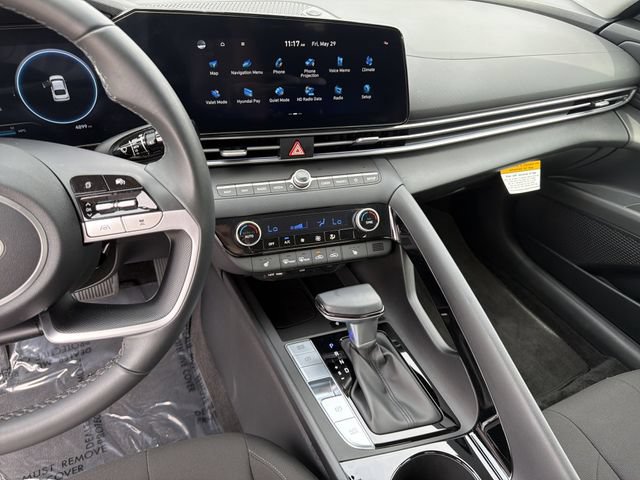 Certified 2025 Hyundai Elantra SEL FWD image 27