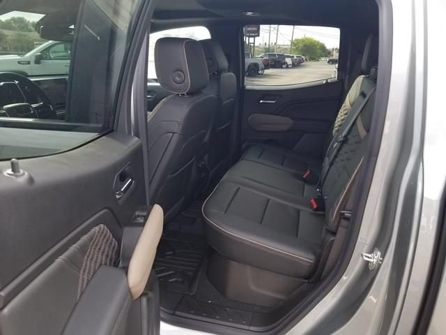 New 2026 GMC Canyon Denali w/ LPO, Black Badging Package AWD/4WD image 7