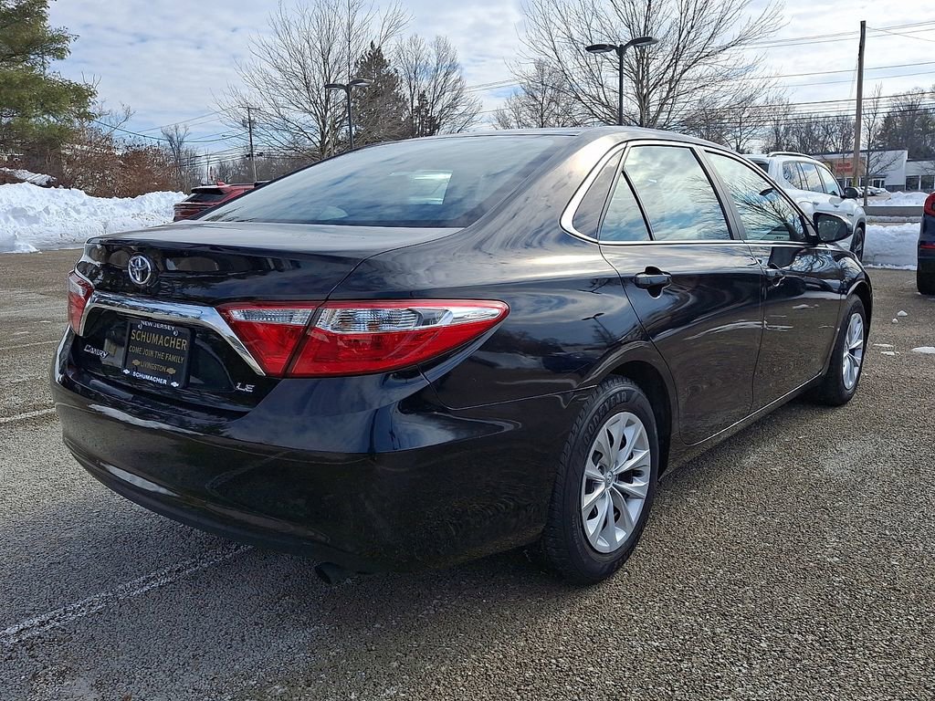 Used 2015 Toyota Camry LE image 6