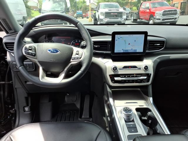 Used 2022 Ford Explorer XLT w/ Equipment Group 202A RWD image 15