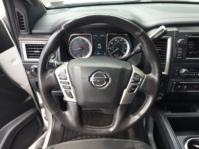 Used 2019 Nissan Titan SV w/ SV Convenience Package AWD/4WD image 17